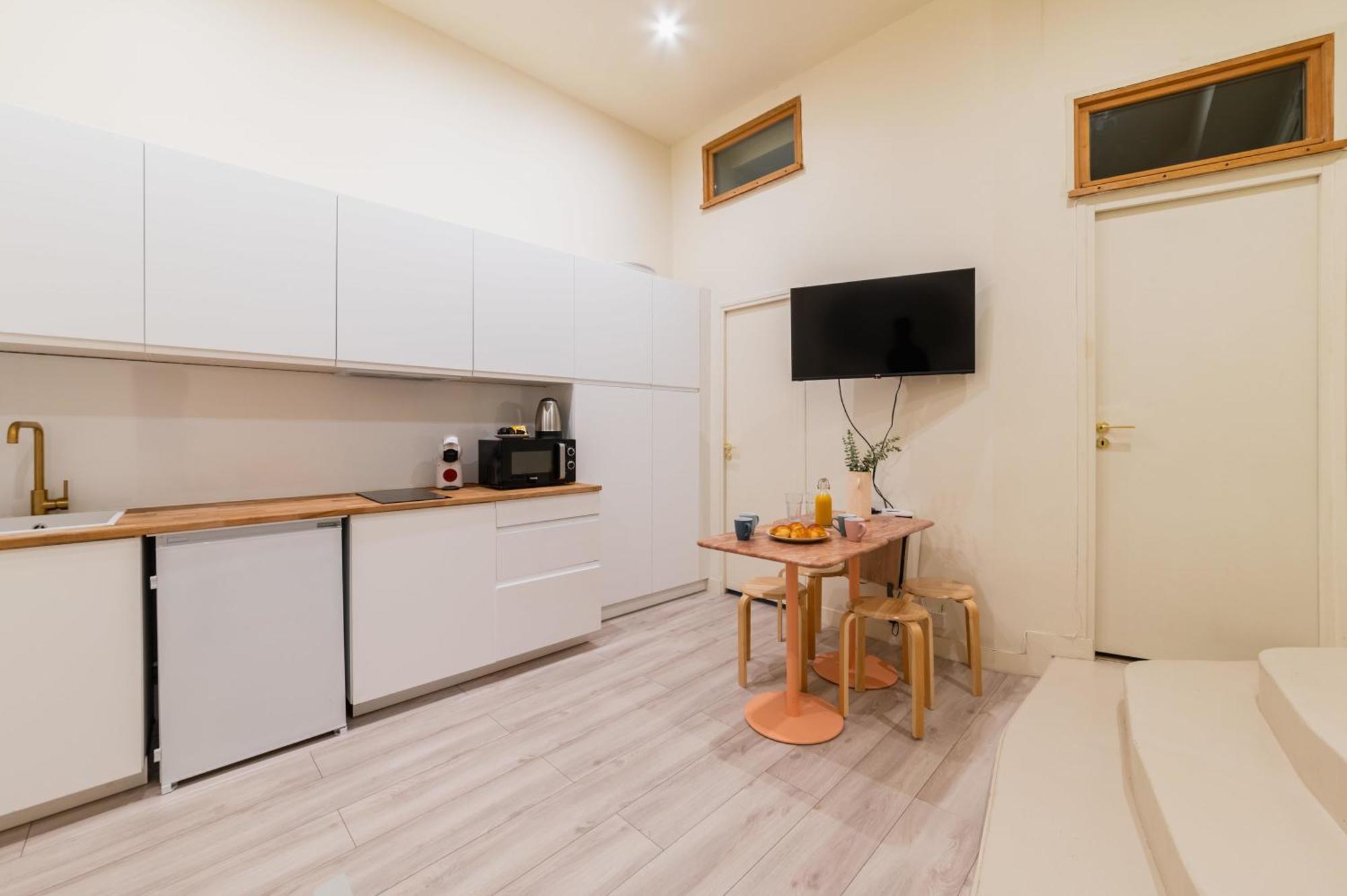 Charmant Appartement Moderne Haut Marais - 4P - Flat-Guest パリ エクステリア 写真