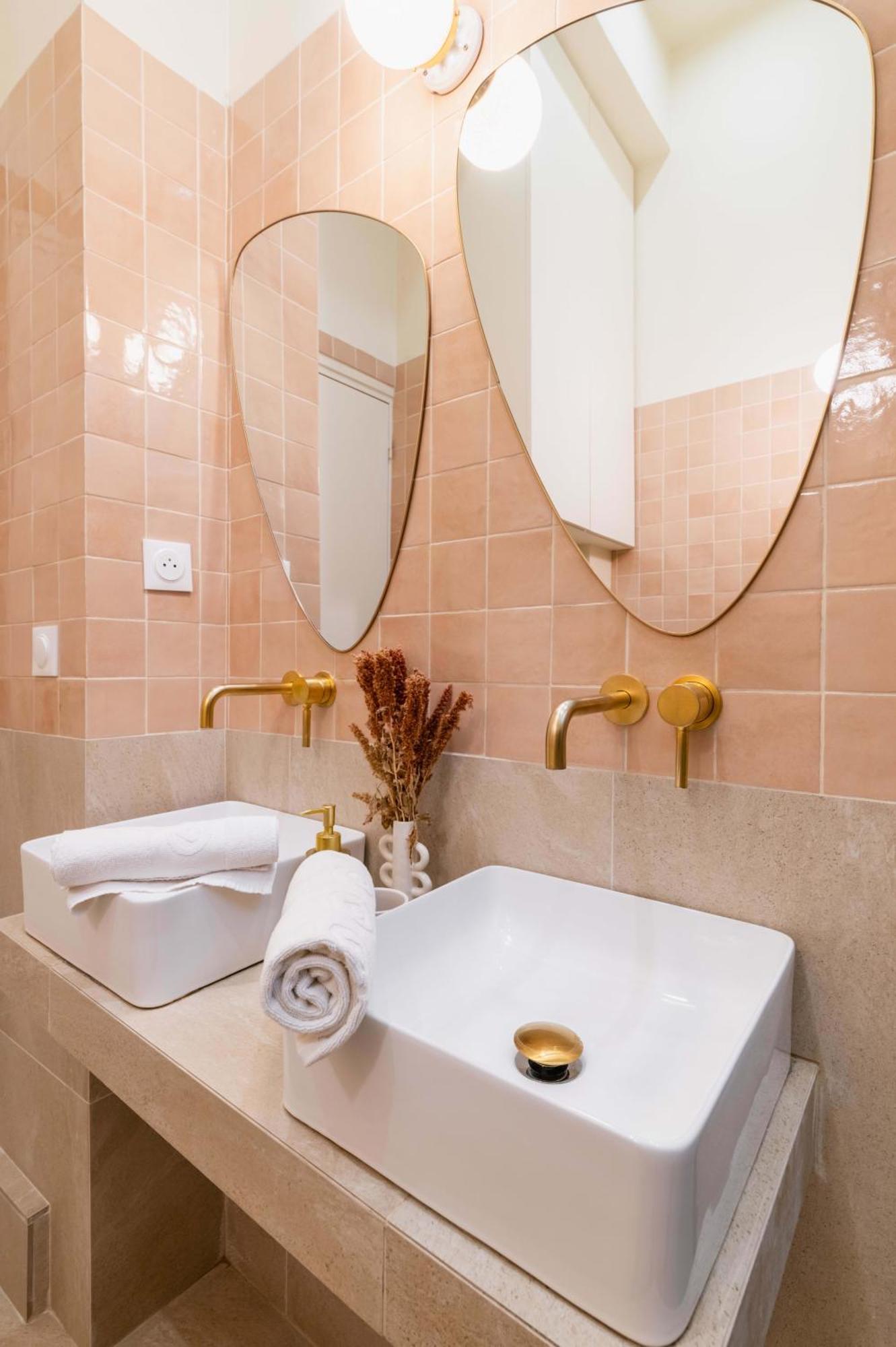 Charmant Appartement Moderne Haut Marais - 4P - Flat-Guest パリ エクステリア 写真