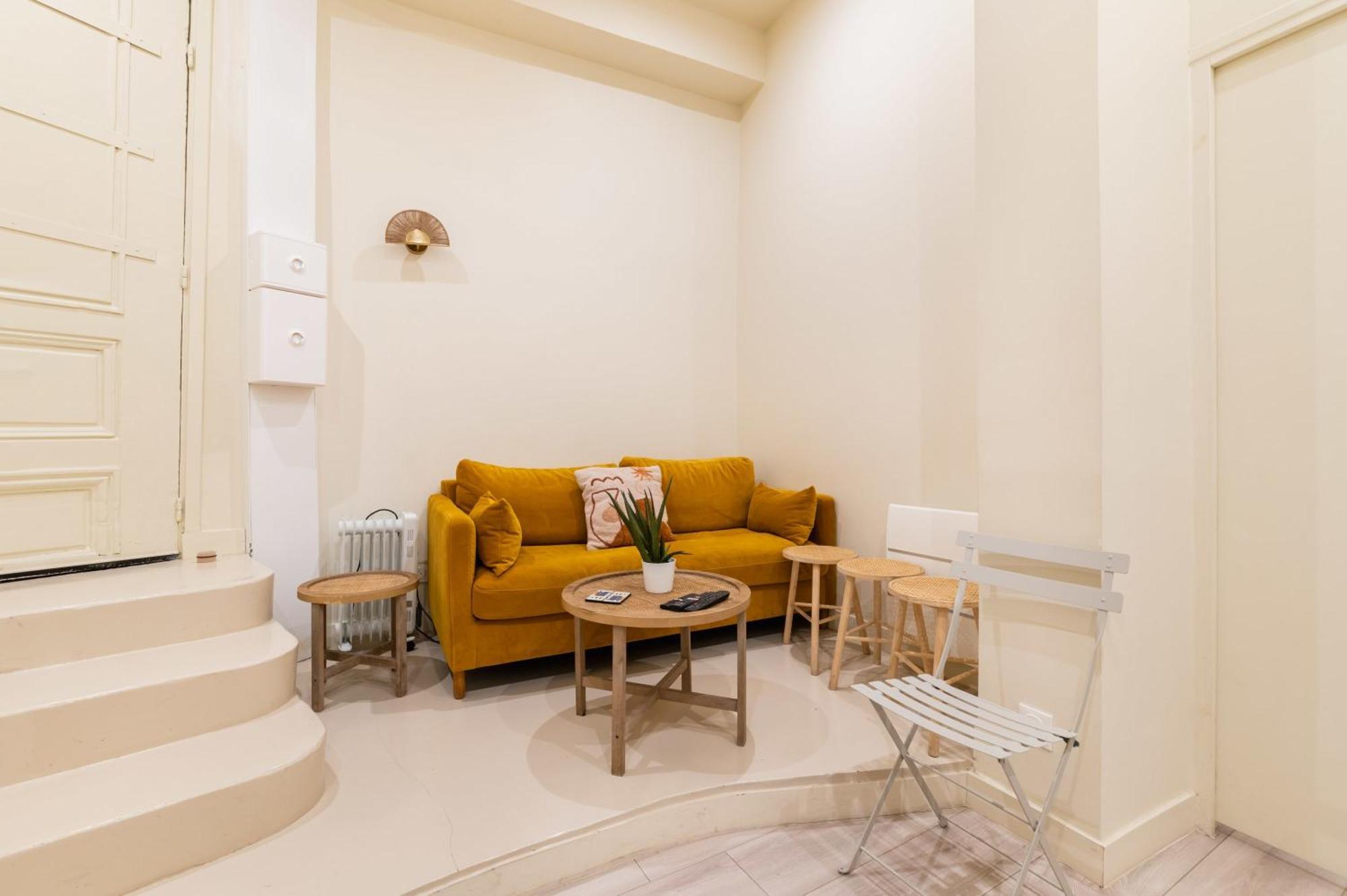 Charmant Appartement Moderne Haut Marais - 4P - Flat-Guest パリ エクステリア 写真