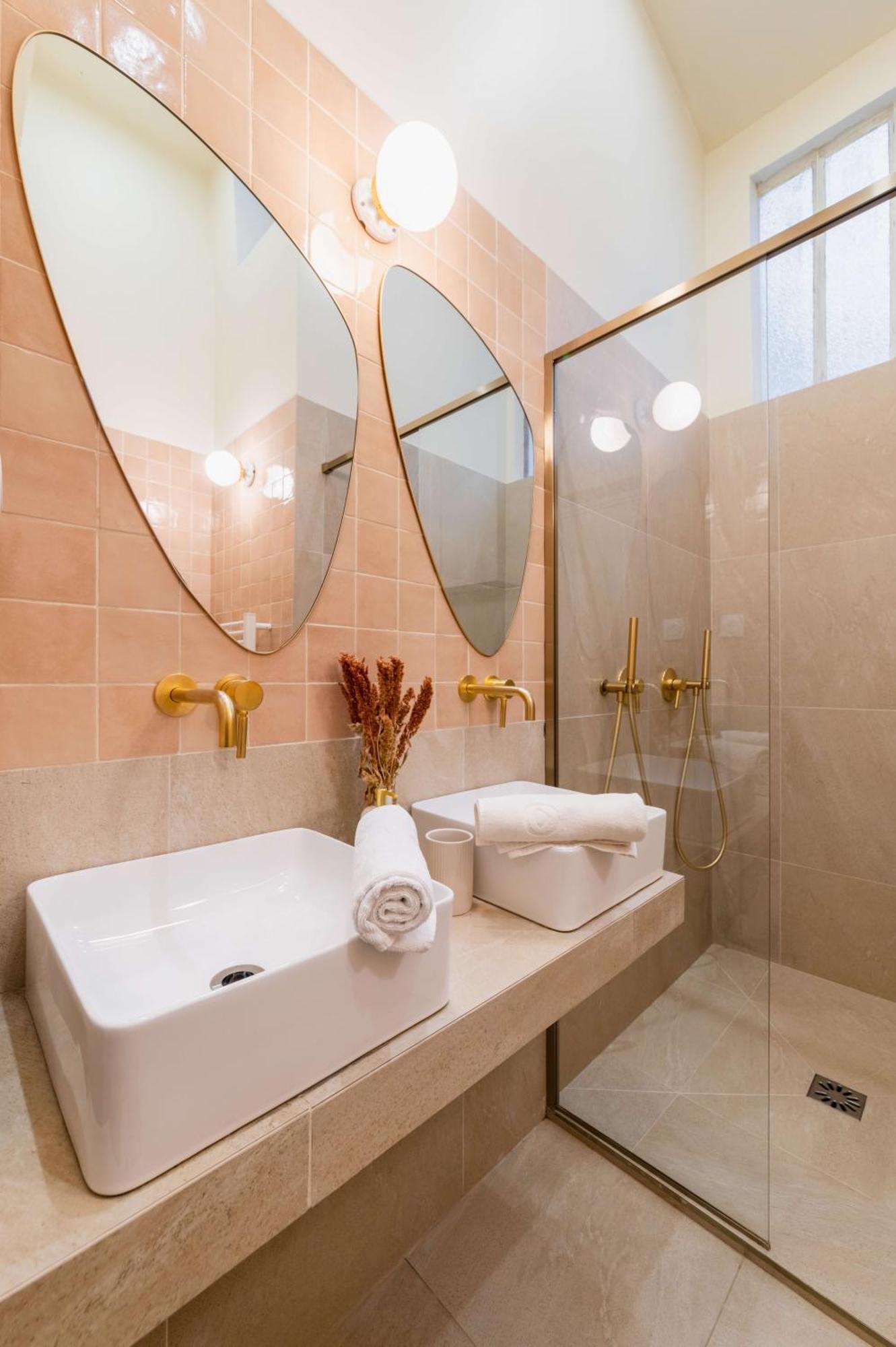 Charmant Appartement Moderne Haut Marais - 4P - Flat-Guest パリ エクステリア 写真